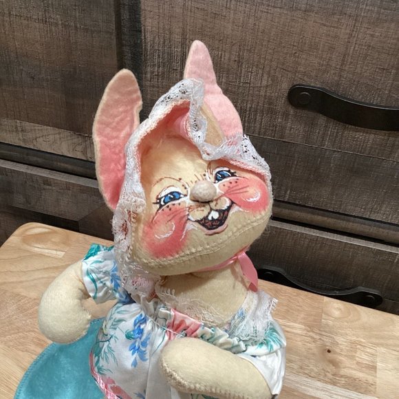 Annalee Doll Easter Bunny Girl With Bonnet 1989 - Picture 2 of 7